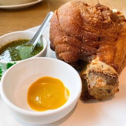 ขาวละออขาหมูเยอรมันทอด