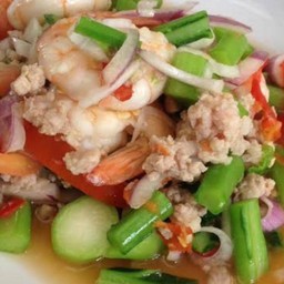 ยำคะน้าก้านแก้ว