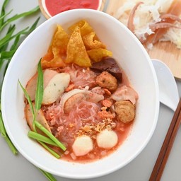 ก๋วยเตี๋ยวหมู เย็นตาโฟ