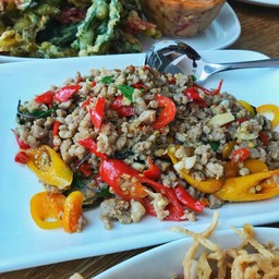 หมูสับผัดกระเพรา