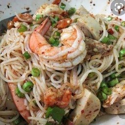 ยำขนมจีนปลาร้ากุ้งสุก