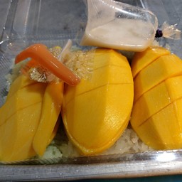 ข้าวเหนียวมะม่วงกลาง