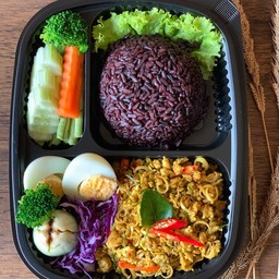 คั่วกลิ้งอกไก่ + ไข่ต้ม (คลีน)