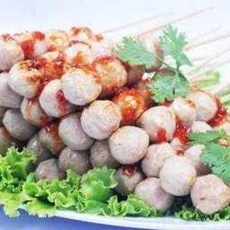 ลูกชิ้นทิพย์ ( ใบตองเครื่องเขียนหลังโรงเรียนสตรี)