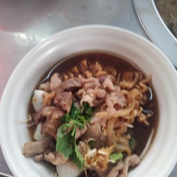 ก๋วยเตี๋ยวหมูตุ๋น-หมูน้ำตก(ปากซอยกรุงธนบุรี2)