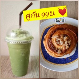 ชาเขียวปั่น แก้วใหญ่ คู่ชินนามอลโรล