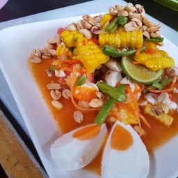 ตำข้าวโพดไข่เค็ม