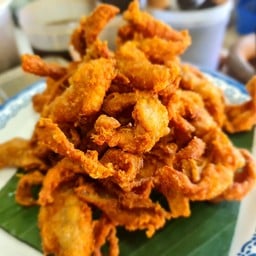 หนังไก่ทอด