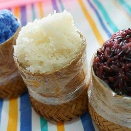 ข้าวเหนียว ขาว  ดำ อัญชัน