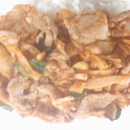 พริกแกงหมูหน่อไม้ดอง
