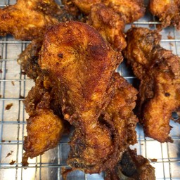 ข้าวเหนียวไก่ทอด “โก้ไข่จุ๊บแจง1”