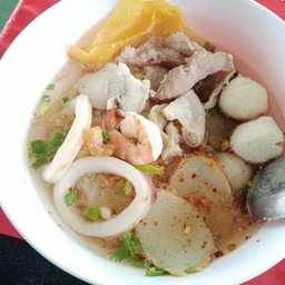 ก๋วยเตี๋ยว รวมมิตร ต้มยำ