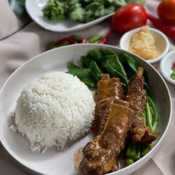 ข้าวซี่โครงหมูตุ๋น