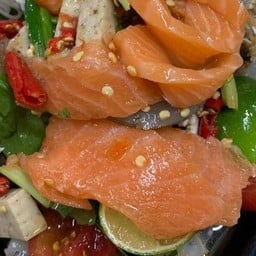 ตำหมูยอปลาร้ากุ้งสดแซลมอน