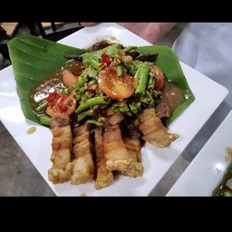 ตำถั่วหมูกรอบปลาร้า