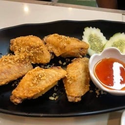 ปีกไก่กลางทอด