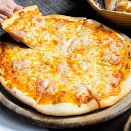 พิซซ่าฮาวายเอี้ยน