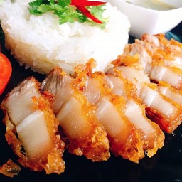 ข้าวหมูแดงหมูกรอบวัดกลางตลาดพลู ตลาดพระเงิน