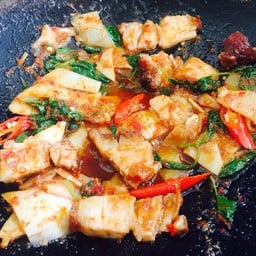 พริกแกงหน่อไม้ราดข้าว