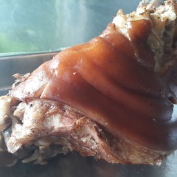 ขาหมู ยกขา