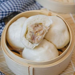 ซาลาเปาไส้หมูสับไข่ต้ม