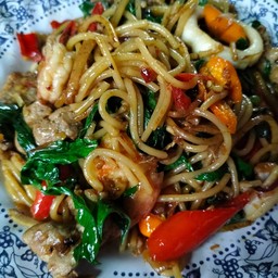 ข้าวแกงแม่ต้อย
