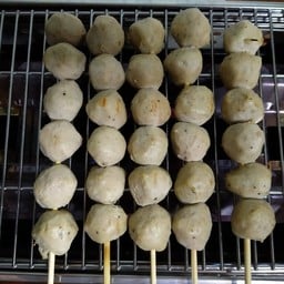 ลูกชิ้นปีิ้ง ตับปิ้ง คอหมูย่าง ยำหมูย่าง ยำไก่ย่าง