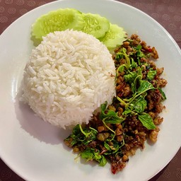 ข้าวราดกะเพรา หมูสับ