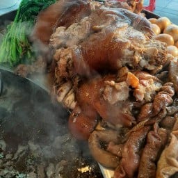 จ่าหนวดข้าวขาหมูต้มเลือดหมูสาขา1(บางบอน3) จ่าหนวด