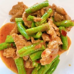 Rice With Stir Fried Red Curry Paste With Pork