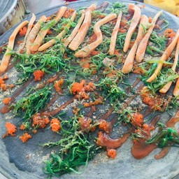 ยำสาหร่าย + ไข่กุ้ง + ไส้กรอก (ไส้คูณ 2)