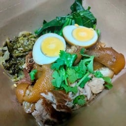ขาหมู+ไข่