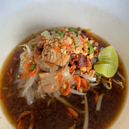 ก๋วยเตี๋ยวหมูตุ๋น