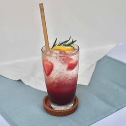 FRESH STRAWBERRY LEMONADE