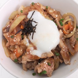 ข้าวหน้าหมูโชยุ