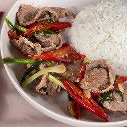 ผัดพริกสดราดข้าว