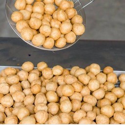 ลูกชิ้นทอด ทศพล