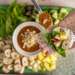 แหนมเนือง