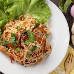 ยำขนมจีน