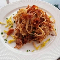 สปาเก็ตตี้ผัดซอสมะเขือเทศ