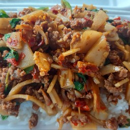 กระเพาเนื้อหน่อไม้ดอง
