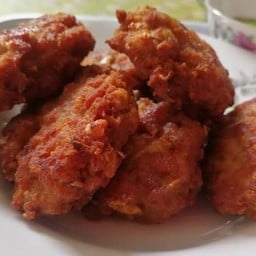 หมูก้อนทอด (ขายเป็นชิ้น ไม่มีข้าวนะครับ)