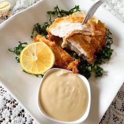 ข้าวหน้าสเต็กไก่กรอบครีมนะนาว