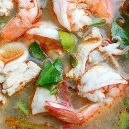 ต้มยำรวมมิตรน้ำใส