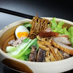 ร้านก๋วยเตี๋ยว ปณีตะ นู้ดเดิ้ลเฮ้าส์ รวมโชค