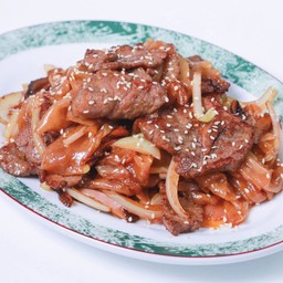 ก๋วยเตี๋ยวเส้นใหญ่ผัดแห้งเนื้อสไตล์ฮ่องกง