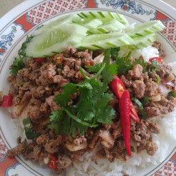 ข้าวราดผัดผักกาดดองใส่ไข่