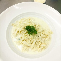 115 Fettucine Al 4 Formaggi