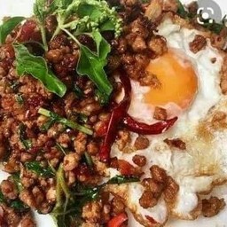 ไก่ทอดพริกแกง -