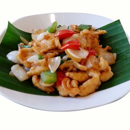 ไก่ผัดเม็ดมะม่วง